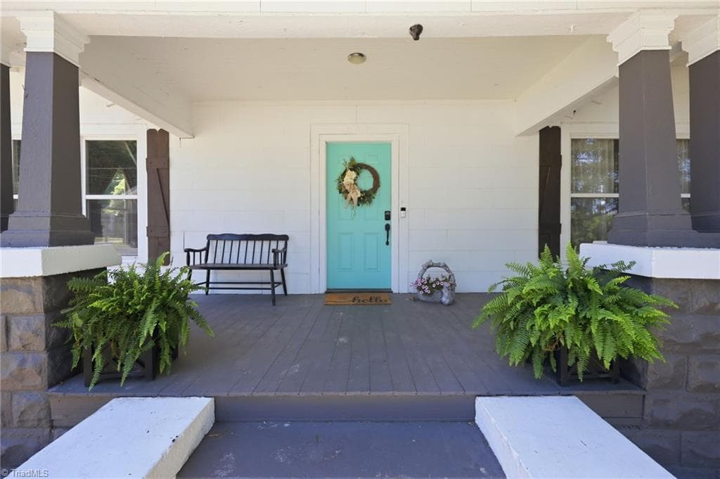 Stick/Site Built at 807 E Guilford Street, Thomasville NC 27360, Thomasville, photo 2 of 26