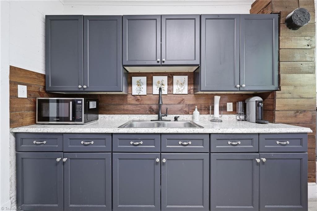 Stick/Site Built at 807 E Guilford Street, Thomasville NC 27360, Thomasville, photo 8 of 26