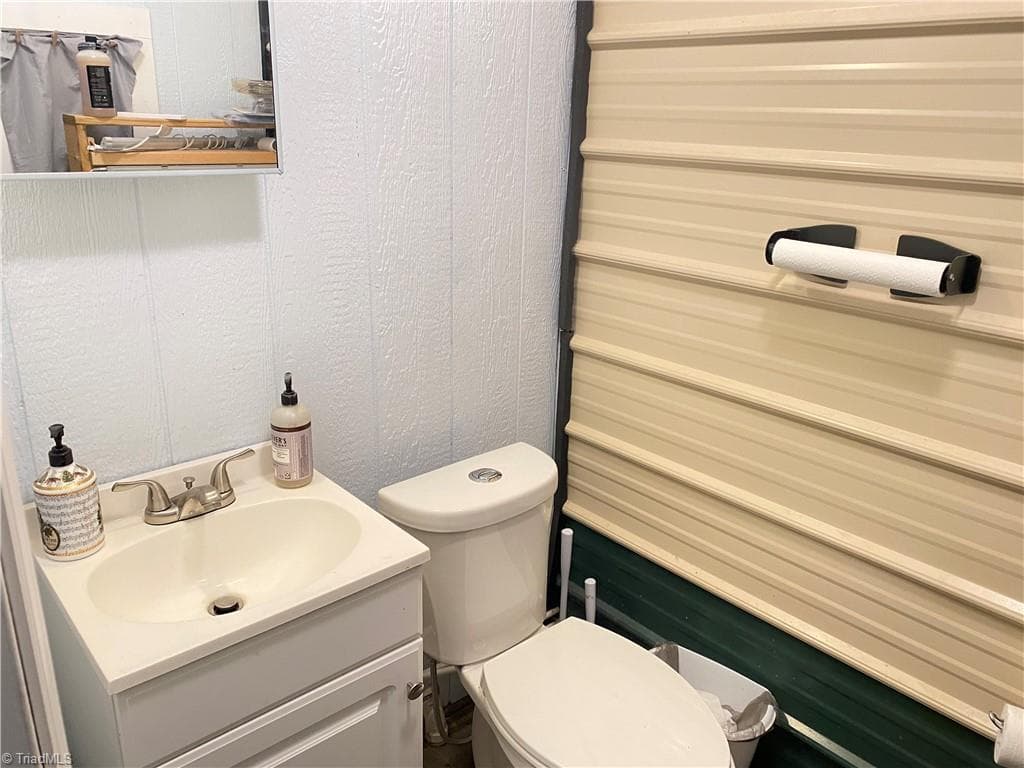 Manufactured Home at 1188 Kallam Road, Sandy Ridge NC 27046, photo 27 of 31