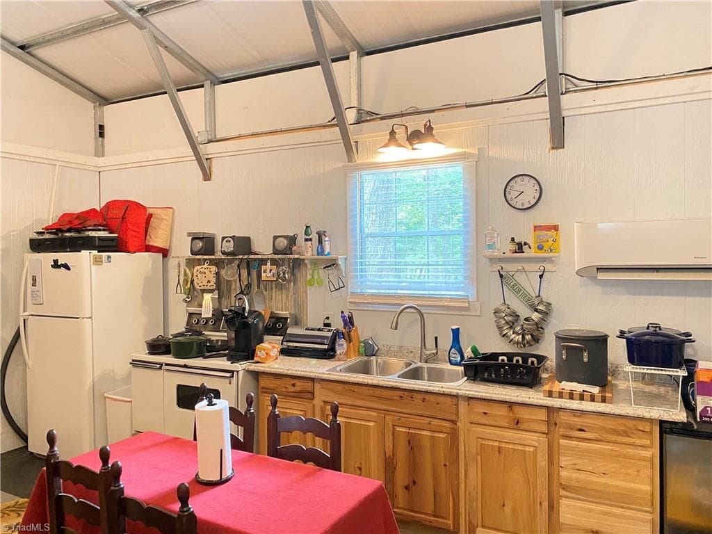 Manufactured Home at 1188 Kallam Road, Sandy Ridge NC 27046, photo 19 of 31
