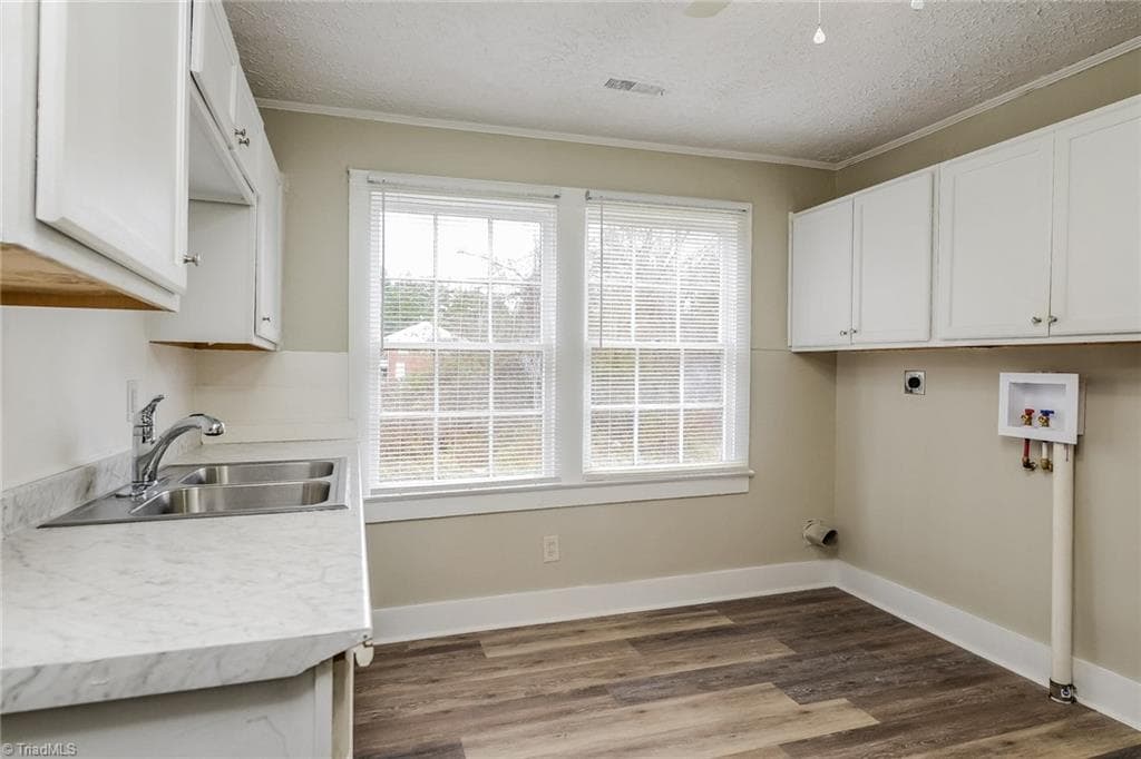 Stick/Site Built at 351 S Scientific Street, High Point NC 27260, photo 5 of 16