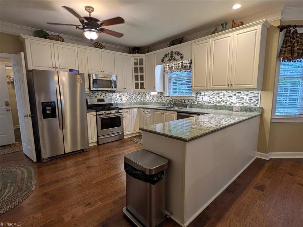 Stick/Site Built at 1702 Lakeland Point, High Point NC 27265, photo 11 of 50