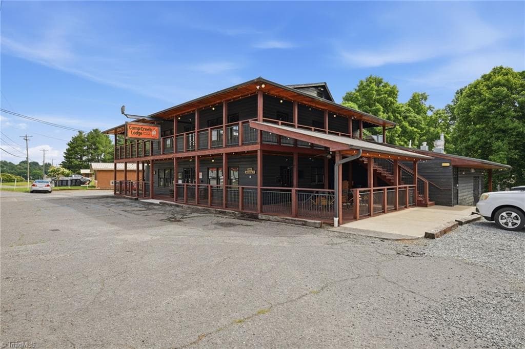 Retail at 2000 Bridge Street, Elkin NC 28621, photo 3 of 50