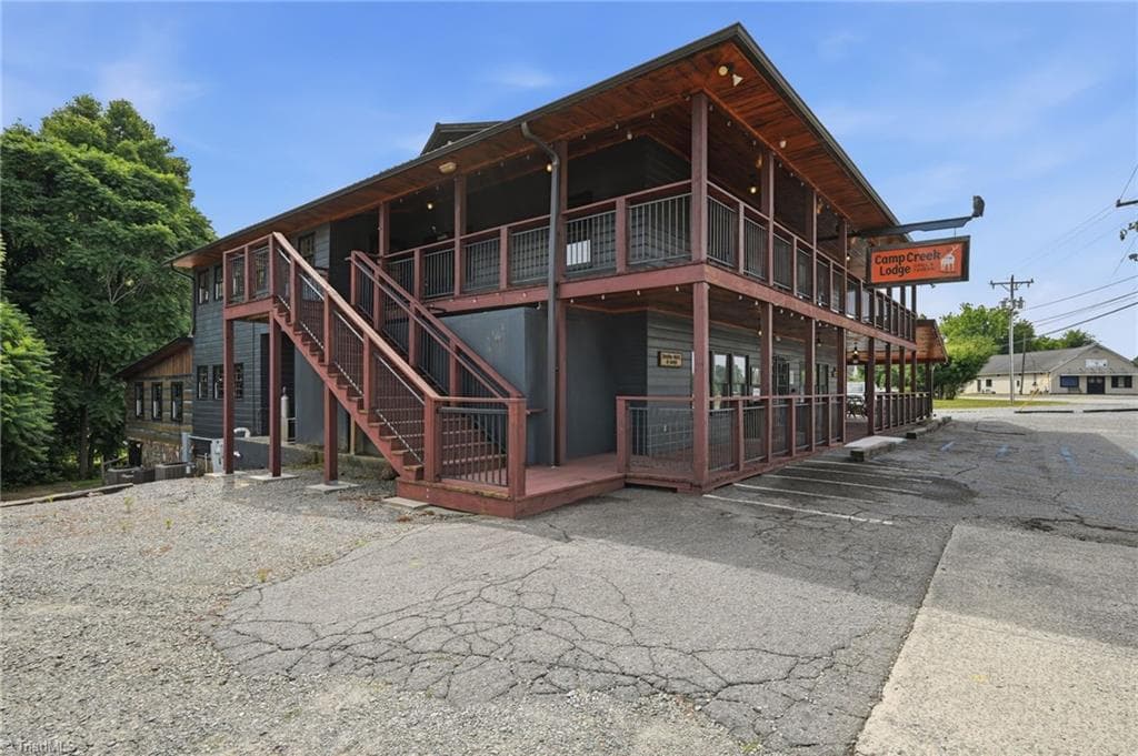 Retail at 2000 Bridge Street, Elkin NC 28621, photo 5 of 50
