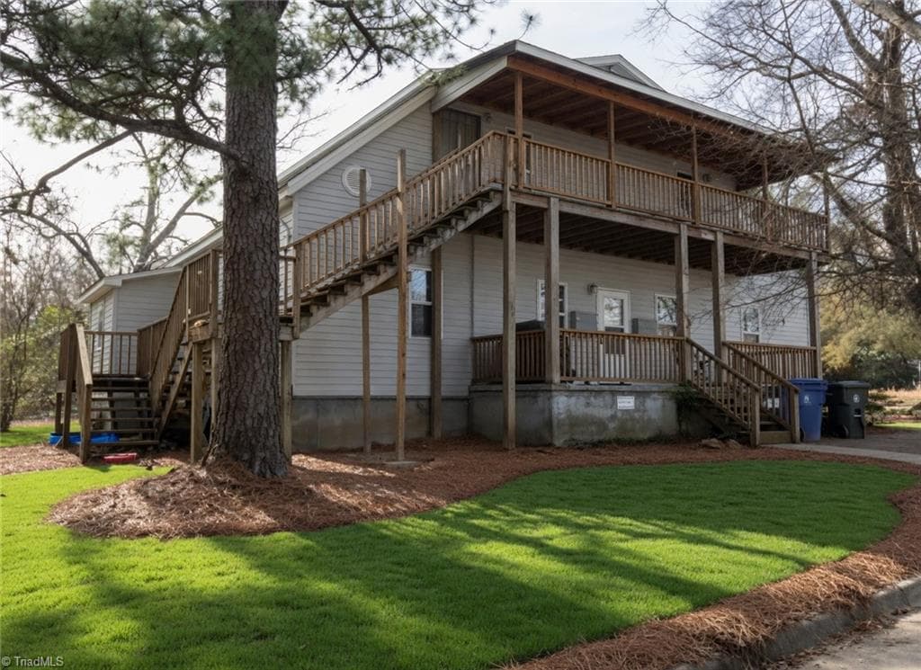 Quadruplex at 619 Mckay Street, Laurinburg NC 28352, photo 2 of 16