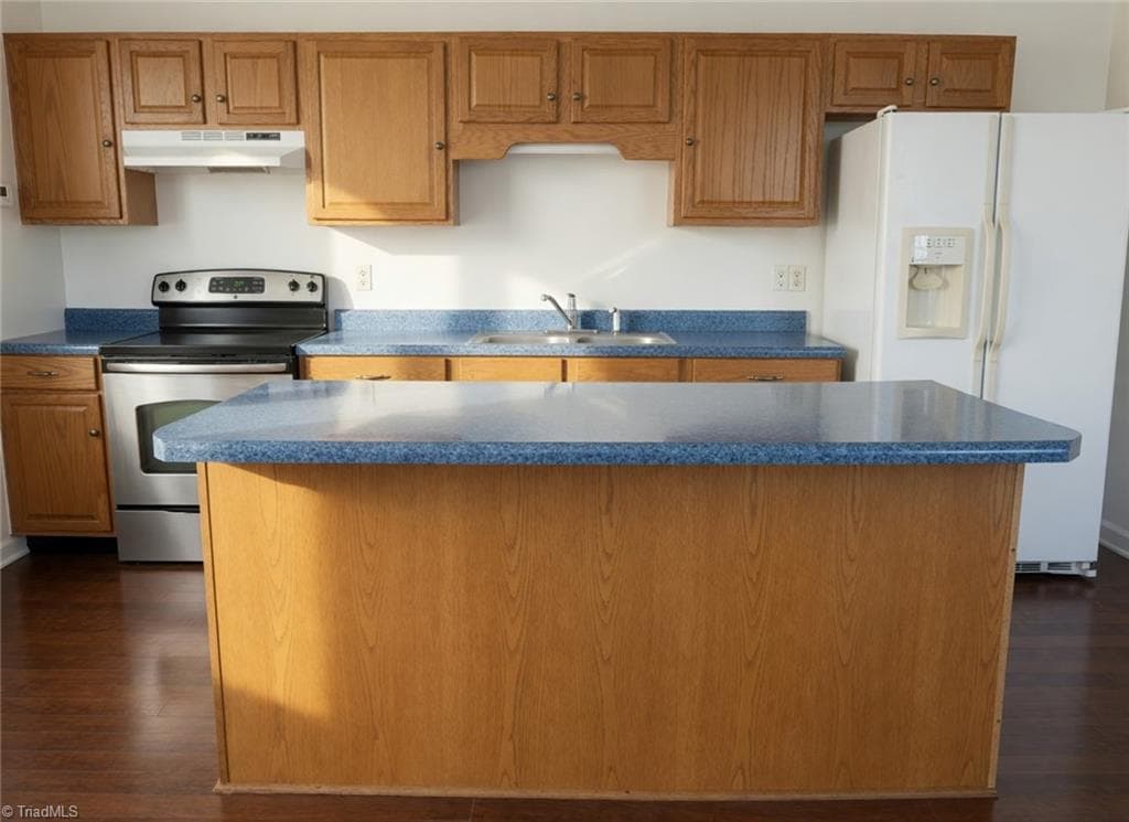 Quadruplex at 619 Mckay Street, Laurinburg NC 28352, photo 9 of 16