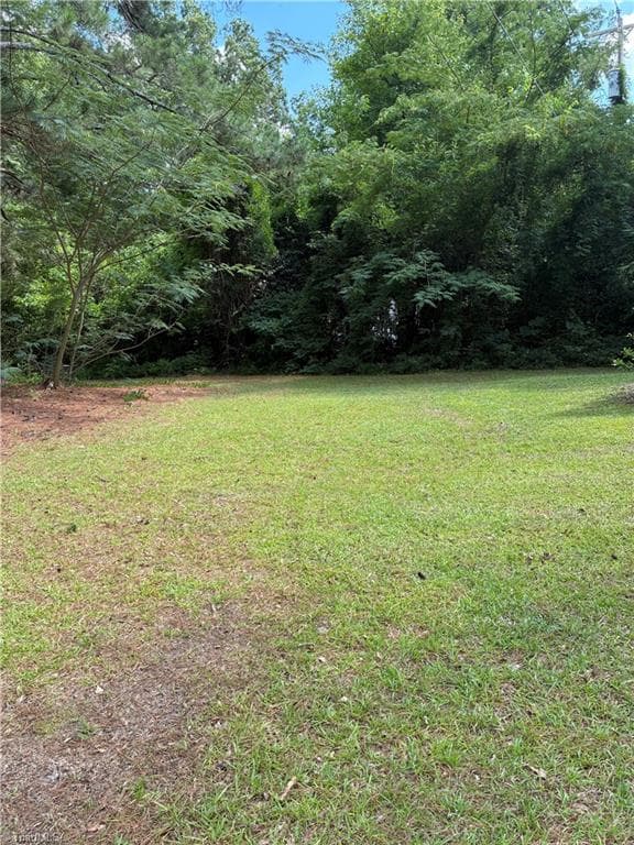Quadruplex at 619 Mckay Street, Laurinburg NC 28352, photo 10 of 16