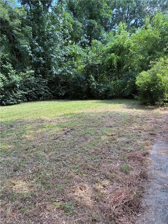 Quadruplex at 619 Mckay Street, Laurinburg NC 28352, photo 11 of 16