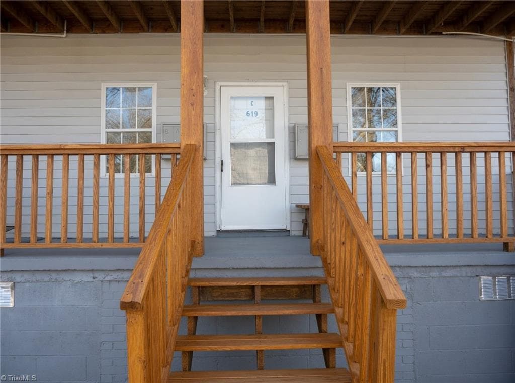 Quadruplex at 619 Mckay Street, Laurinburg NC 28352, photo 8 of 16