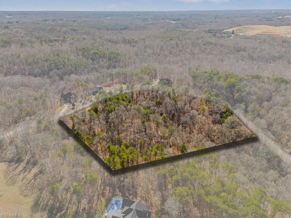 Single Family Residence at 7350 Hidden View Drive, Oak Ridge NC 27310, photo 6 of 14