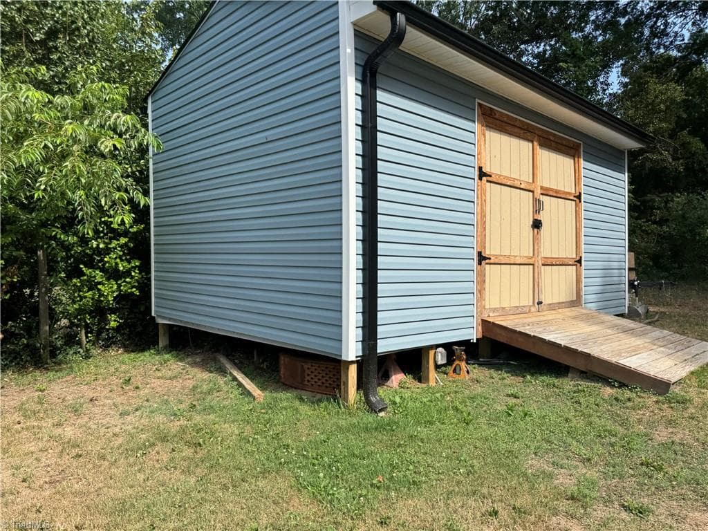 Stick/Site Built at 937 Glencoe Street, Winston-Salem NC 27107, Winston-Salem, photo 13 of 17