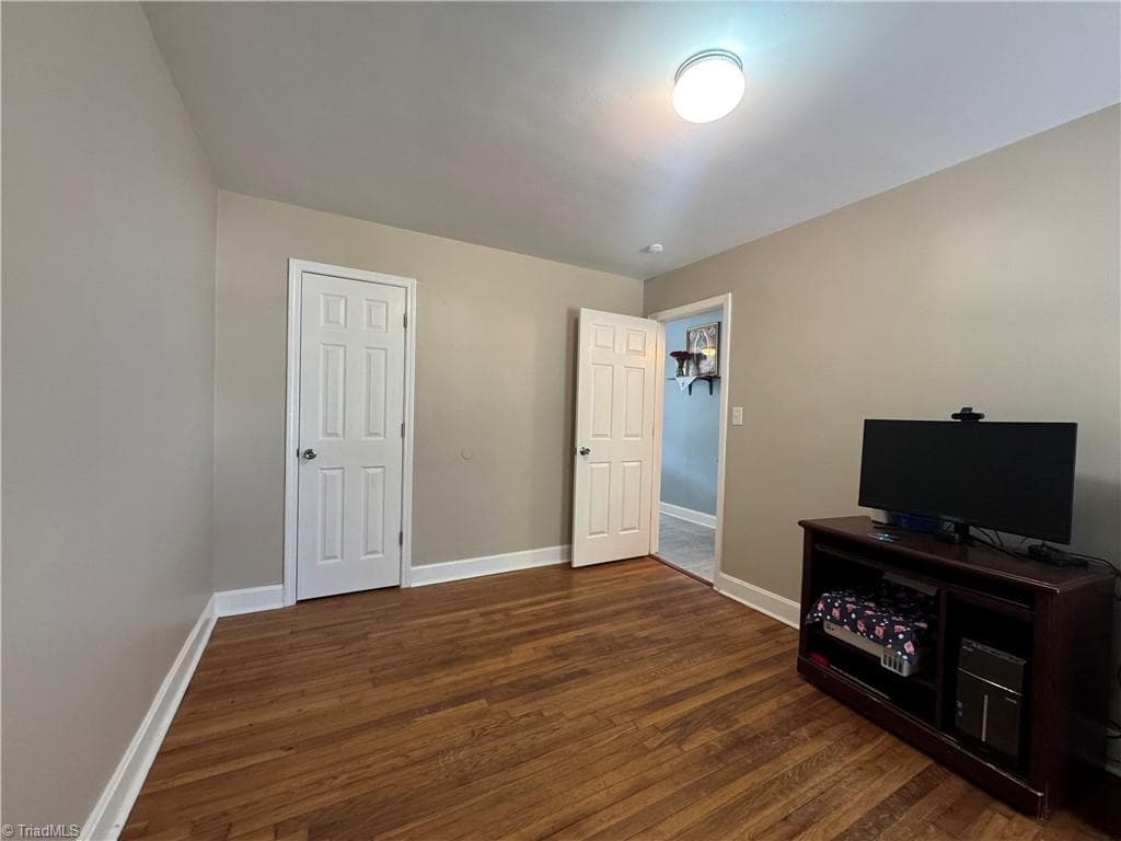 Stick/Site Built at 937 Glencoe Street, Winston-Salem NC 27107, Winston-Salem, photo 10 of 17