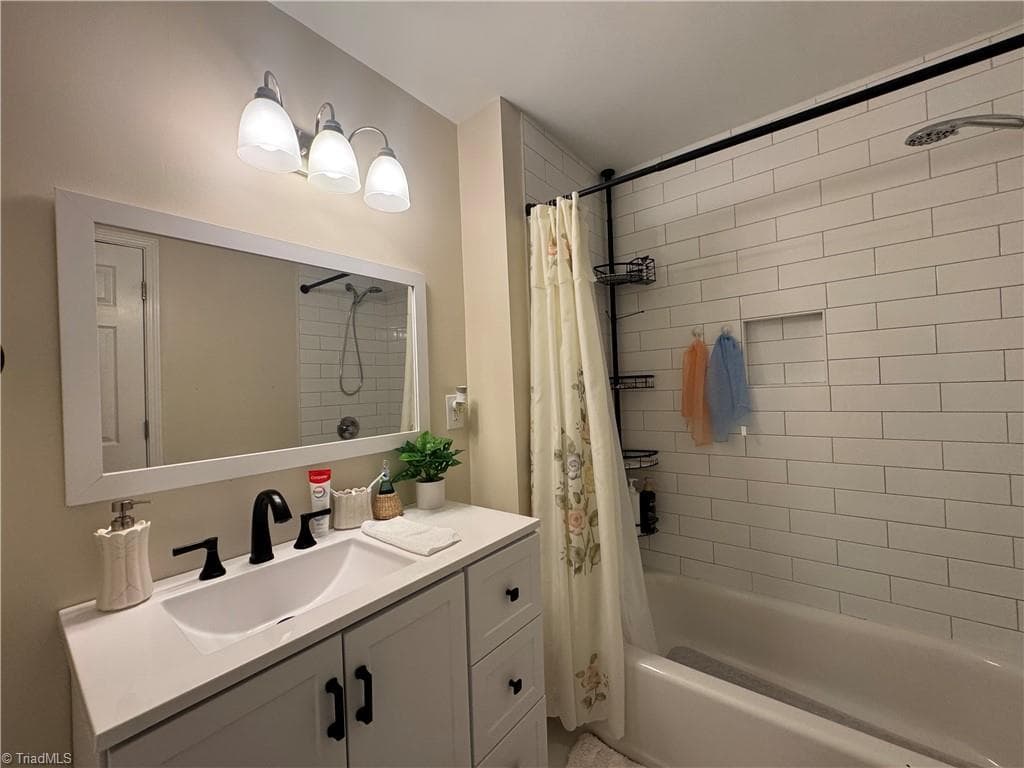 Stick/Site Built at 937 Glencoe Street, Winston-Salem NC 27107, Winston-Salem, photo 4 of 17