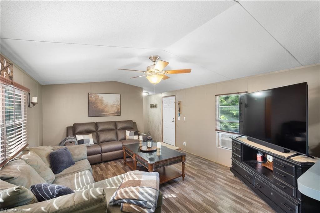 Manufactured Home at 114 Echo Hollar Road, Westfield NC 27053, photo 5 of 17