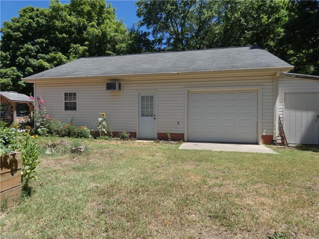 Stick/Site Built at 1239 Fairview Drive, Lexington NC 27292, Lexington, photo 32 of 33