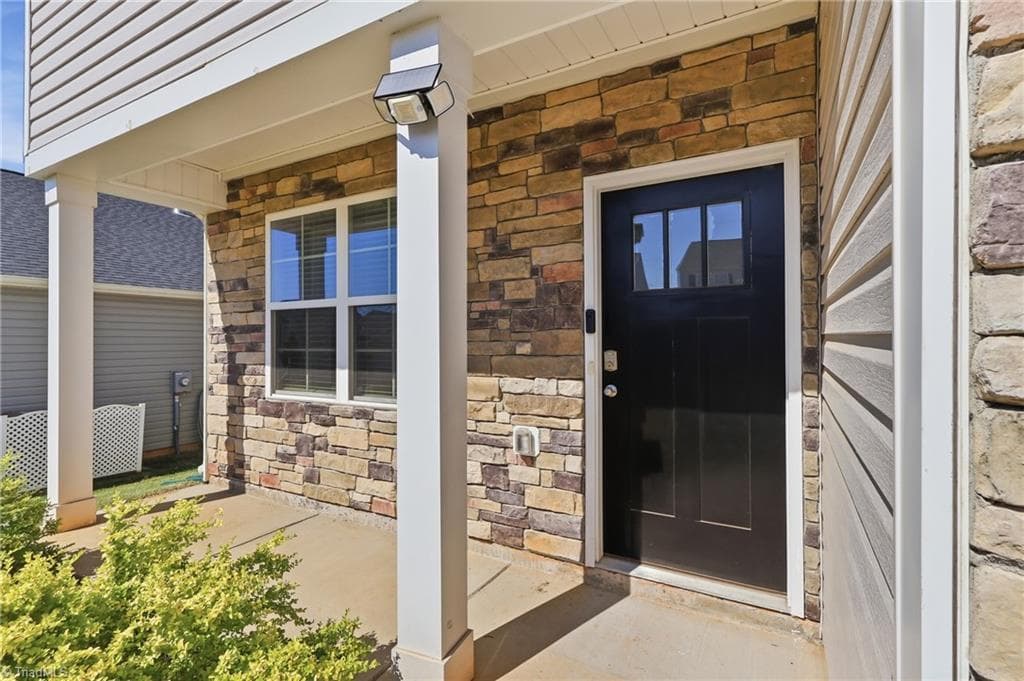 Stick/Site Built at 4611 Reedy Creek Farm Circle, Greensboro NC 27405, photo 4 of 39