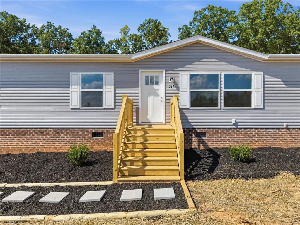 Manufactured Home at 327 Macy Mae Way, Reidsville NC 27320, photo 5 of 49