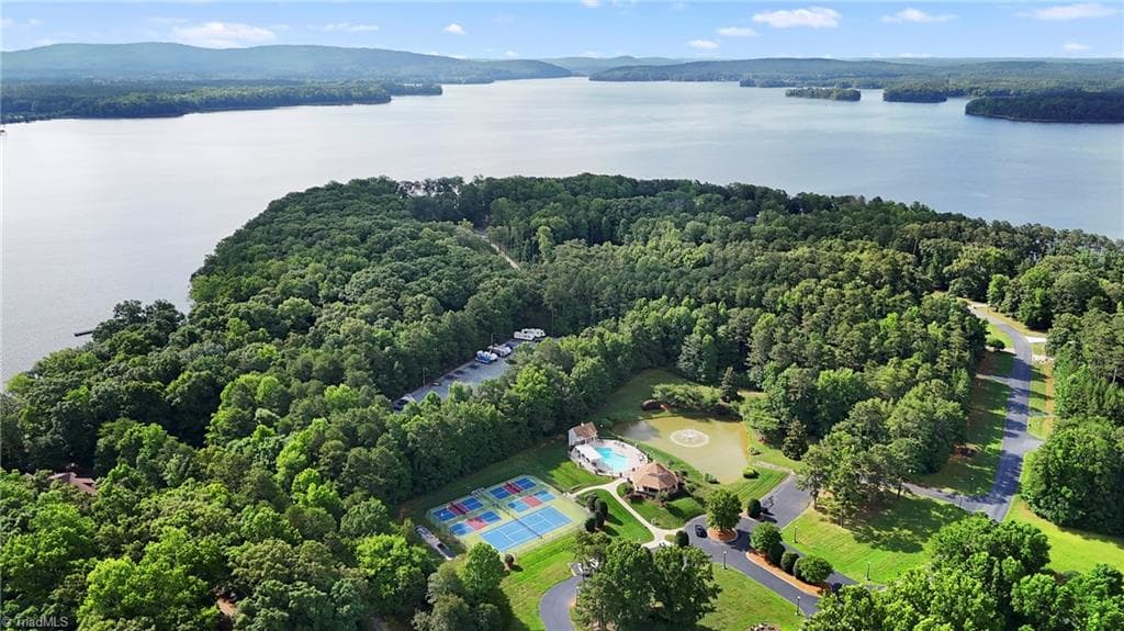 Yachtsman point Neighborhood Amenities - 206 Kendricks Cove, Lexington NC 27292, Lexington