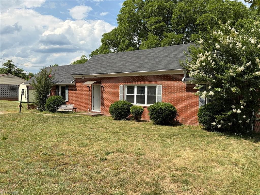 Stick/Site Built at 992 Main Street, Yanceyville NC 27379, photo 3 of 28