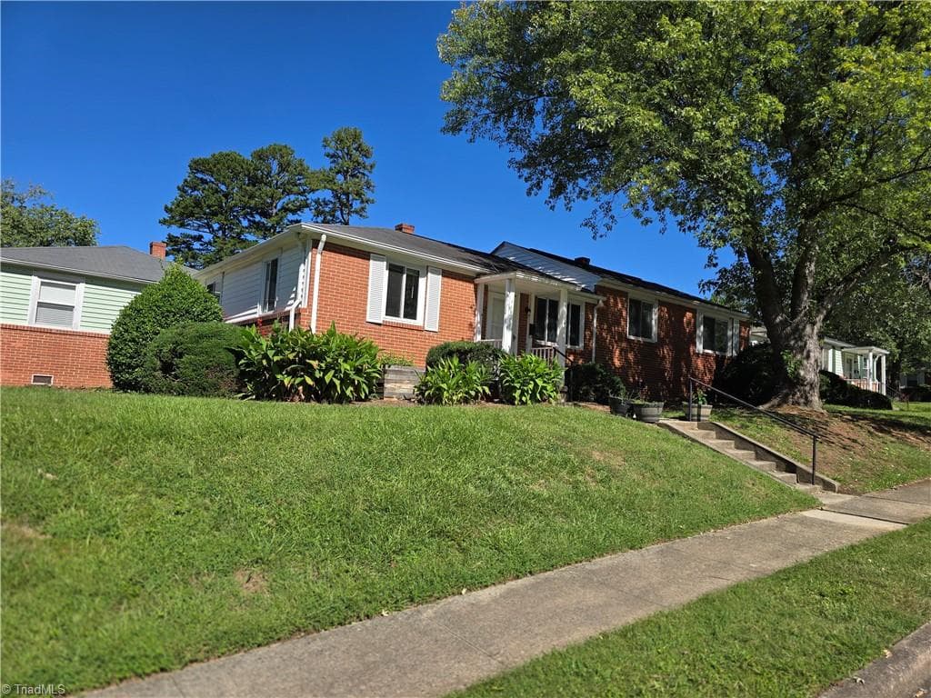 Stick/Site Built at 568 Overlook Street, Greensboro NC 27403, photo 2 of 46