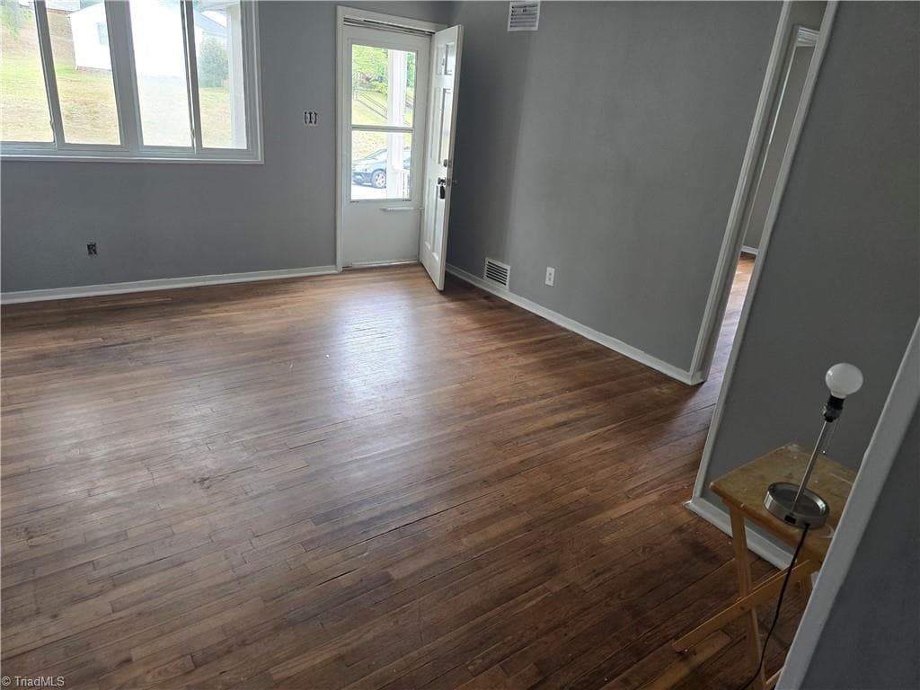 Stick/Site Built at 568 Overlook Street, Greensboro NC 27403, photo 7 of 46