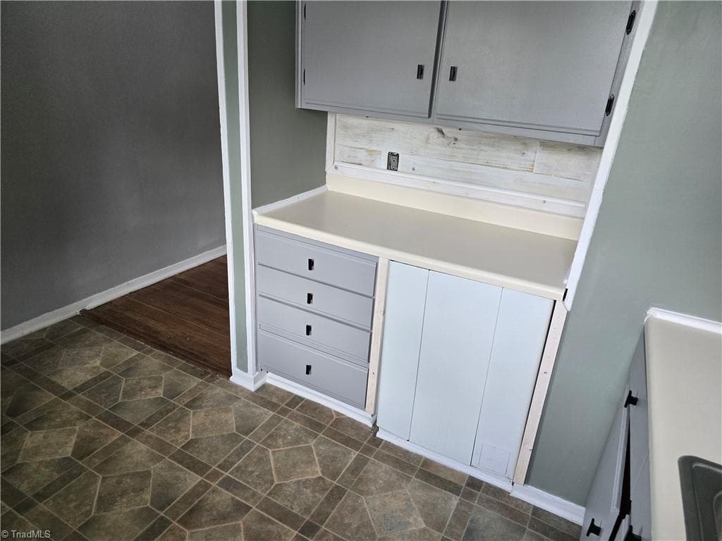 Stick/Site Built at 568 Overlook Street, Greensboro NC 27403, photo 5 of 46