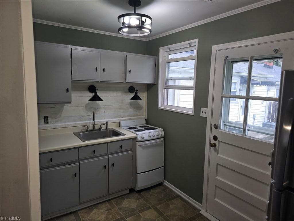 Stick/Site Built at 568 Overlook Street, Greensboro NC 27403, photo 31 of 46