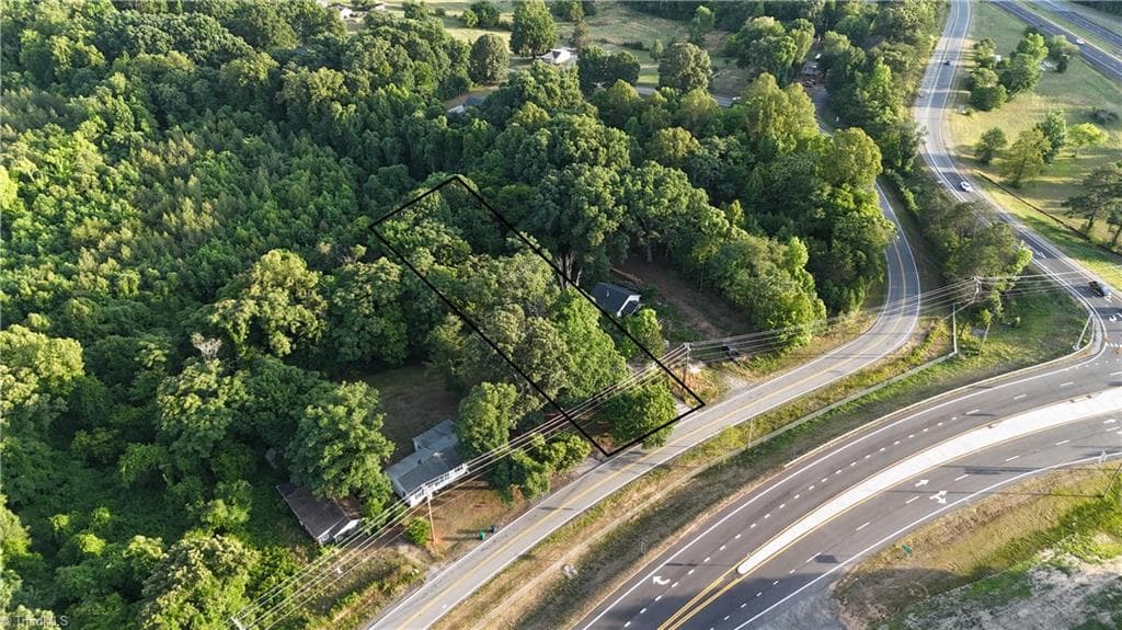 Single Family Residence at 231 Brooks Road, Reidsville NC 27320, photo 6 of 9