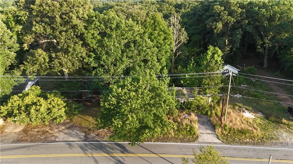 Single Family Residence at 231 Brooks Road, Reidsville NC 27320, photo 5 of 9