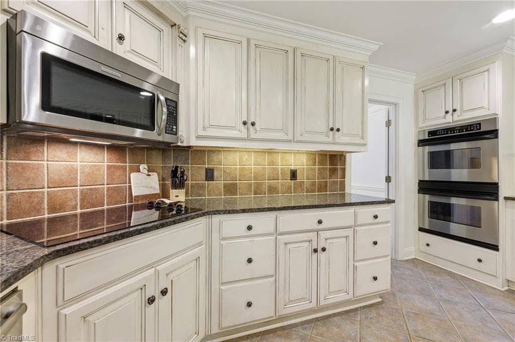 Stick/Site Built at 3 Bryan Court, Greensboro NC 27408, photo 12 of 36