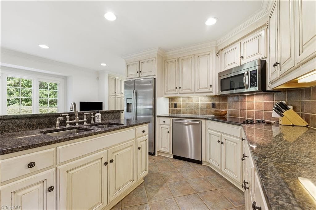 Stick/Site Built at 3 Bryan Court, Greensboro NC 27408, photo 11 of 36