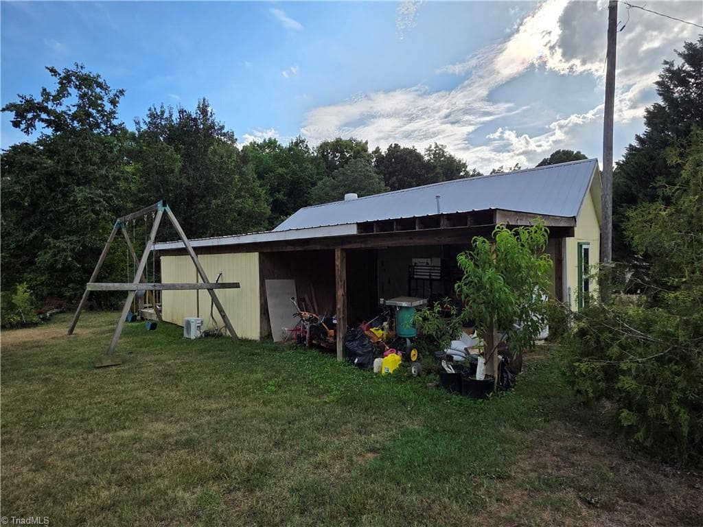 Stick/Site Built at 6045 Bringle Ferry Road, Salisbury NC 28146, photo 28 of 29