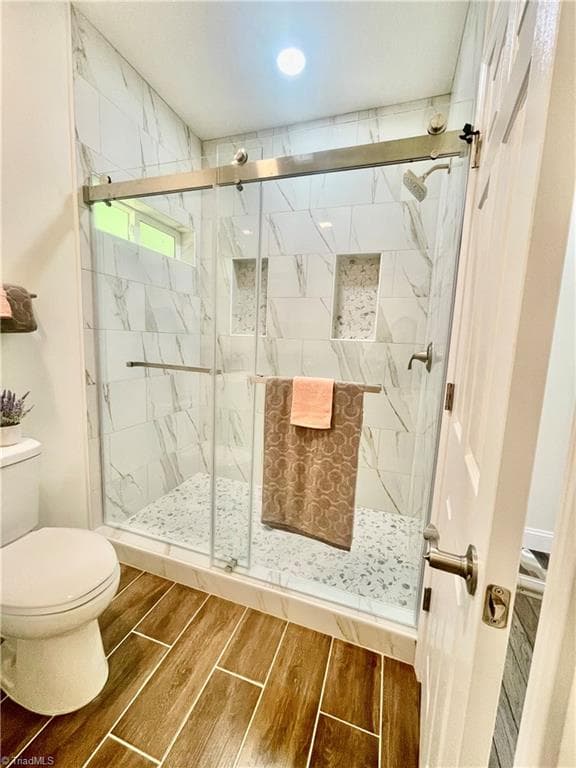 Master bathroom - 177 Linda Carol Avenue, Wilkesboro NC 28697, Wilkesboro