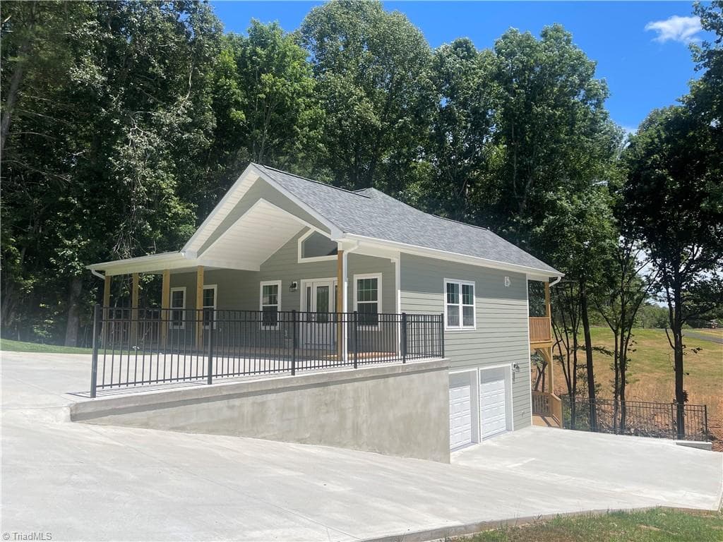 Stick/Site Built at 177 Linda Carol Avenue, Wilkesboro NC 28697, Wilkesboro, photo 77 of 88