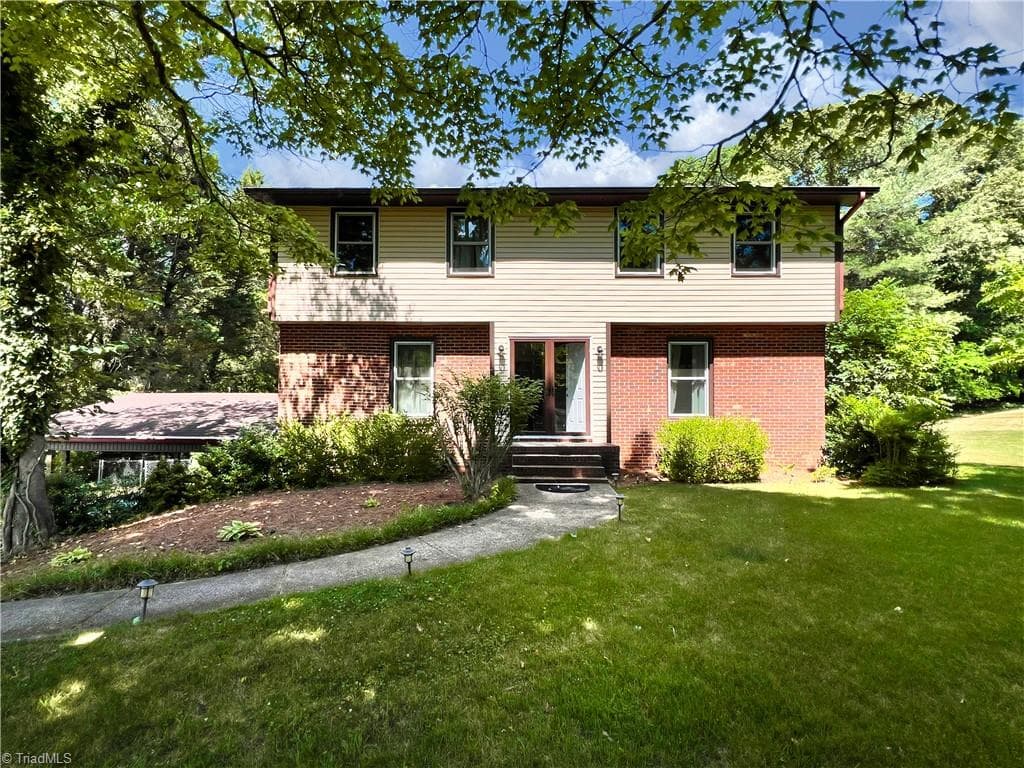 4205 Gardenspring Drive, Clemmons NC 27012
