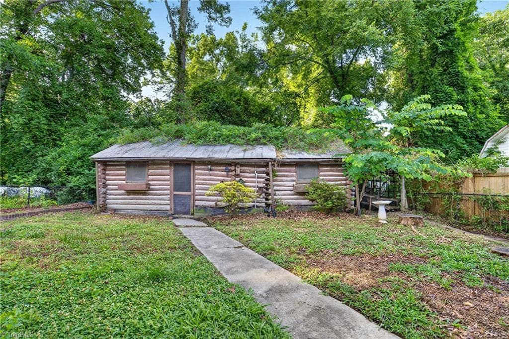 Stick/Site Built at 405 Spring Street, Thomasville NC 27360, photo 41 of 42