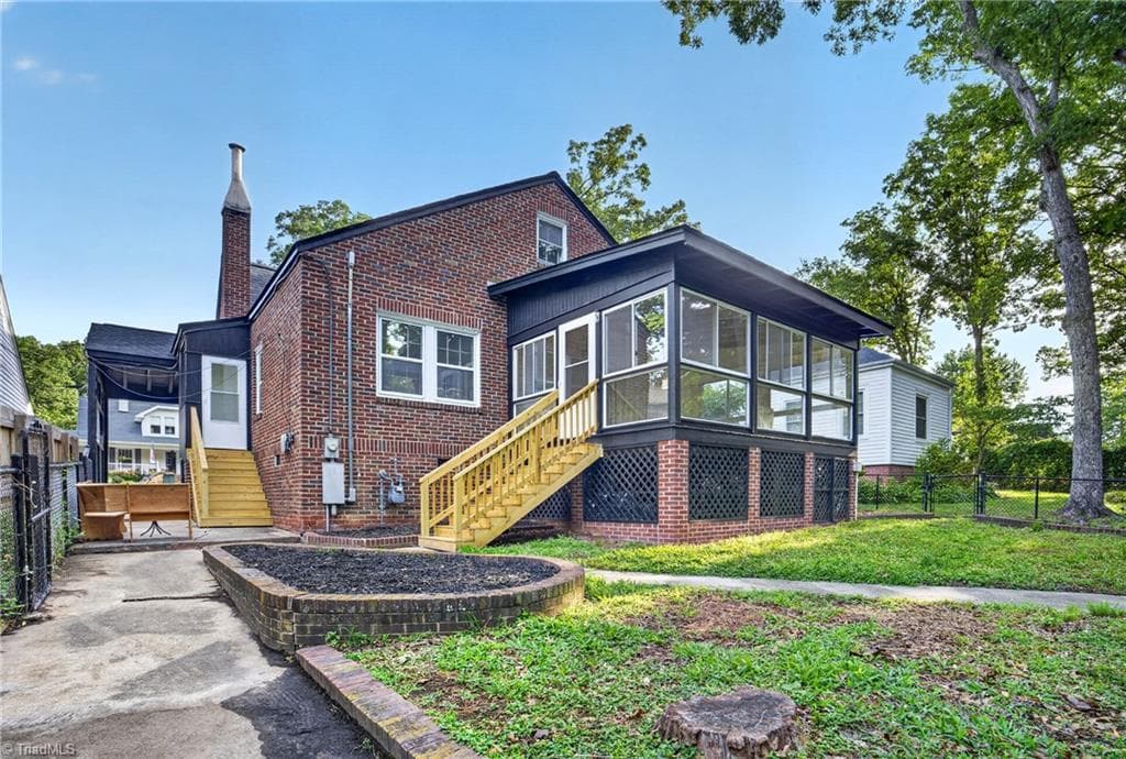 Stick/Site Built at 405 Spring Street, Thomasville NC 27360, photo 35 of 42