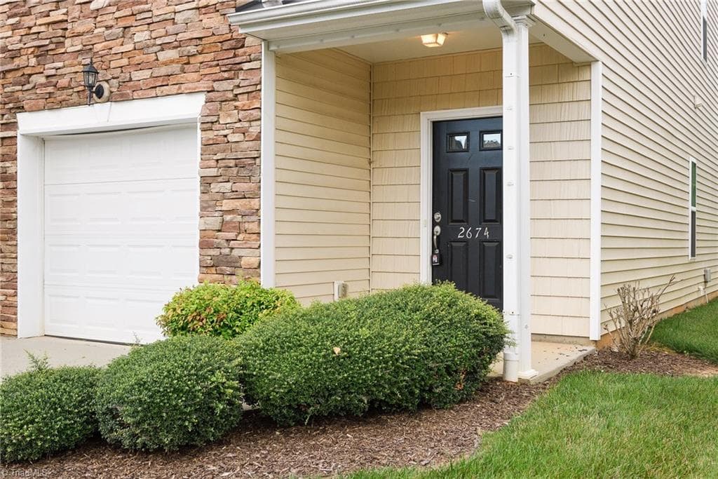 Stick/Site Built at 2674 Hartfield Commons Lane, Winston-Salem NC 27103, photo 2 of 23