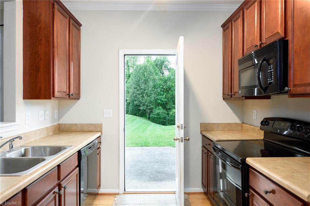 Stick/Site Built at 2674 Hartfield Commons Lane, Winston-Salem NC 27103, photo 8 of 23