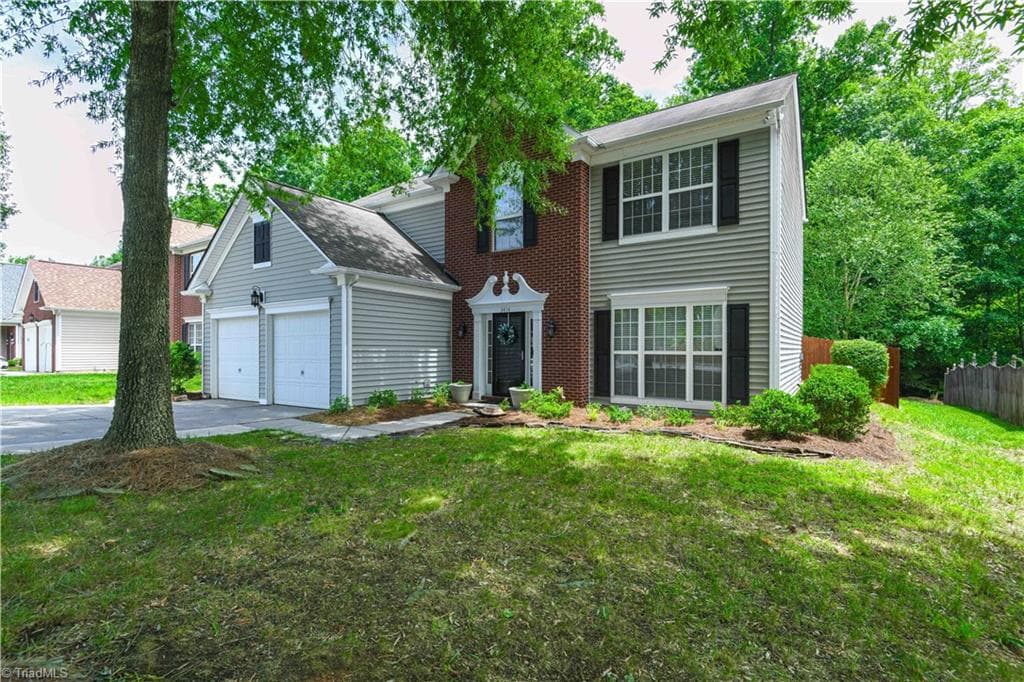 Stick/Site Built at 3414 Nottaway Drive, Jamestown NC 27282, photo 6 of 48
