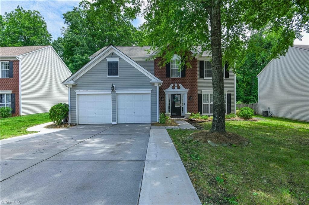 Stick/Site Built at 3414 Nottaway Drive, Jamestown NC 27282, photo 3 of 48