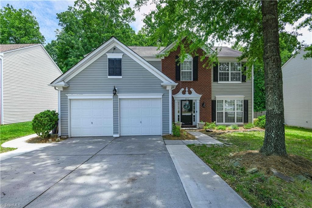 Stick/Site Built at 3414 Nottaway Drive, Jamestown NC 27282, photo 4 of 48