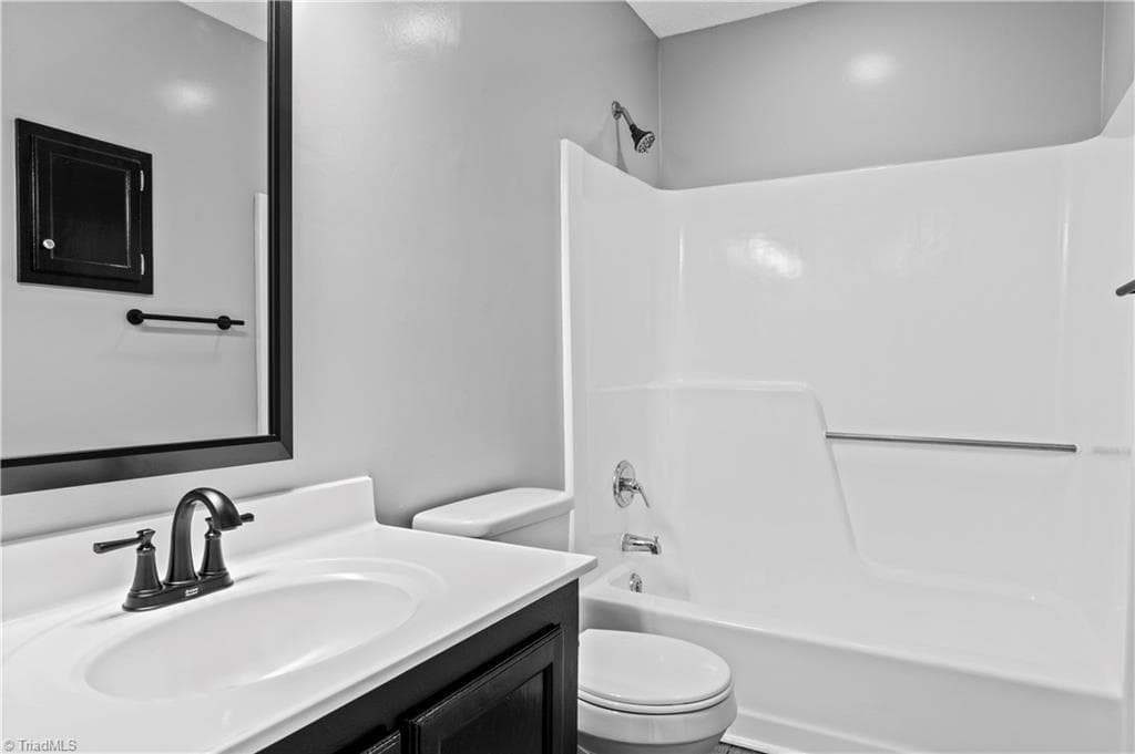 Stick/Site Built at 240 Vista Circle # B, Winston-Salem NC 27106, Winston-Salem, photo 23 of 26