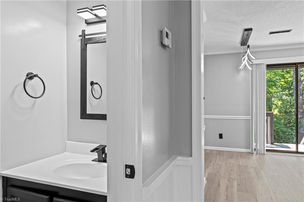 Stick/Site Built at 240 Vista Circle # B, Winston-Salem NC 27106, Winston-Salem, photo 11 of 26