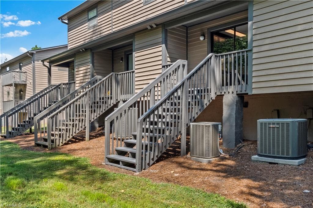 Stick/Site Built at 240 Vista Circle # B, Winston-Salem NC 27106, Winston-Salem, photo 4 of 26