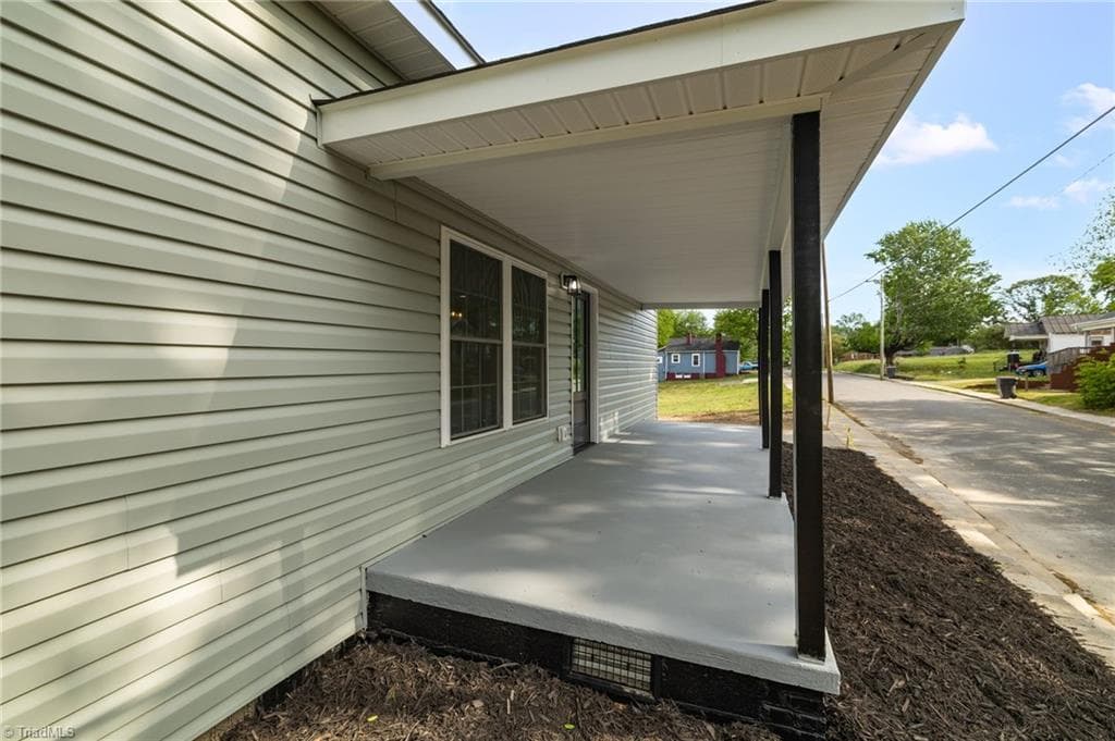 Stick/Site Built at 321 S Branch Street, Reidsville NC 27320, photo 5 of 31