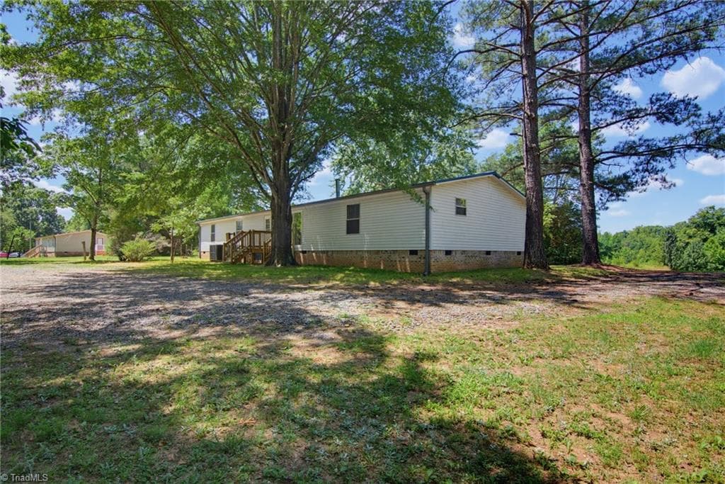 Manufactured Home at 1041 Whitts Road, Madison NC 27025, Madison, photo 63 of 68