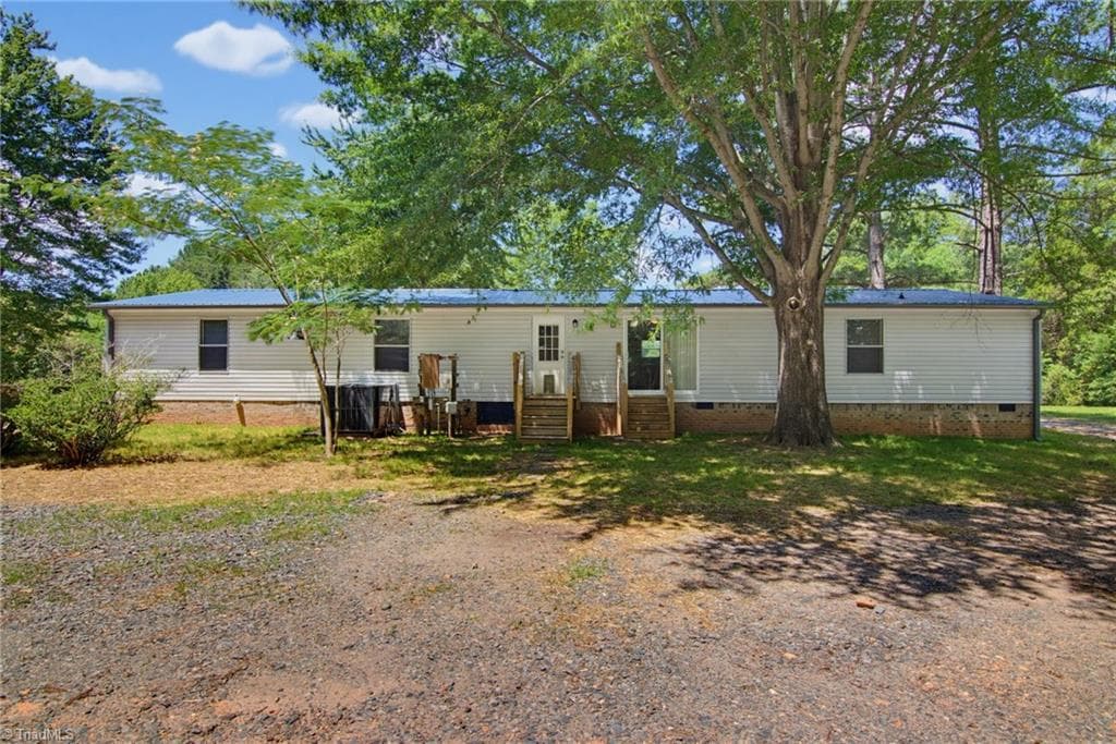 Manufactured Home at 1041 Whitts Road, Madison NC 27025, Madison, photo 7 of 68