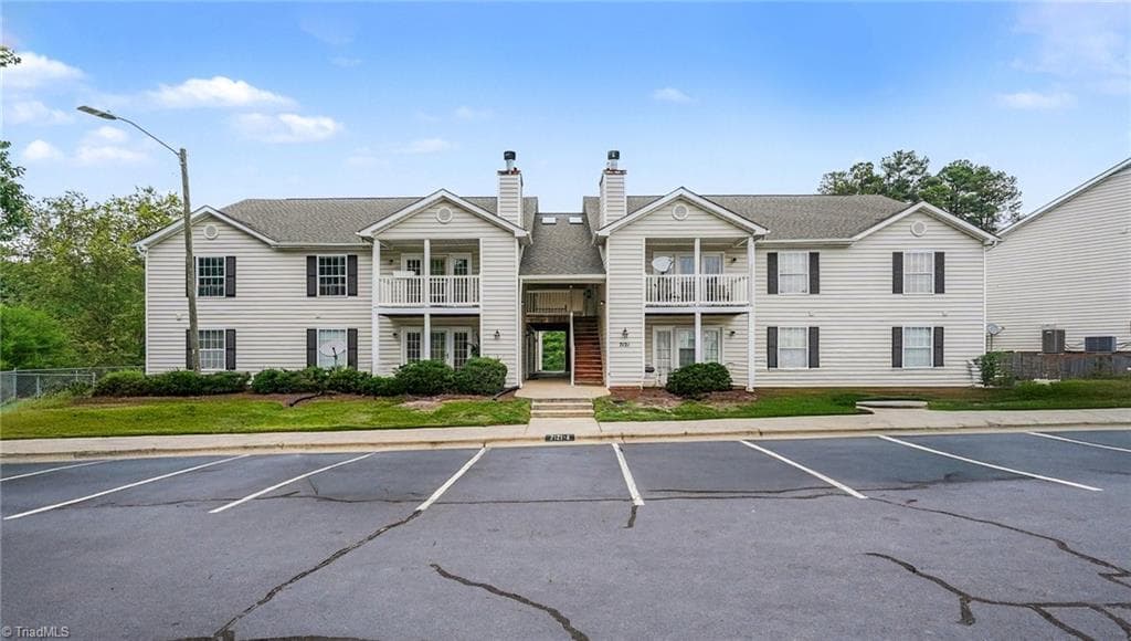 7121 W Friendly Avenue # A, Greensboro NC 27410