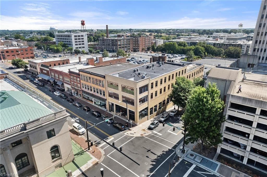 Stick/Site Built at 1 W 5Th Street # 204, Winston-Salem NC 27101, Winston-Salem, photo 2 of 33